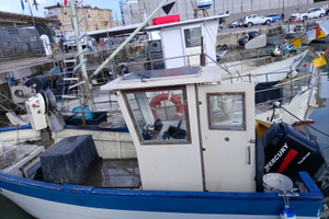 Barca da pesca con licenza