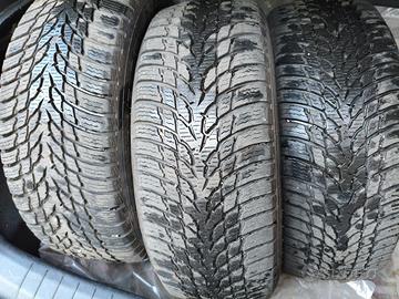 4 gomme invernali Nokian + cerchi 205 55 R16 91H
