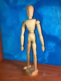 Manichino in legno per artisti del disegno