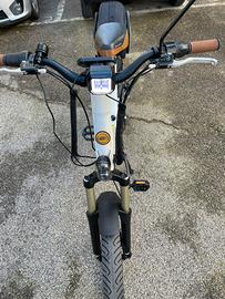Bicicletta elettrica A2B Metro 