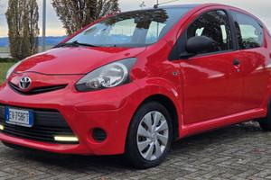 Toyota Aygo 1.0 VVT-i 69 CV 5 porte x-cite