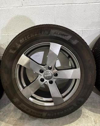 Cerchi e gomme pari al nuovo da 17"