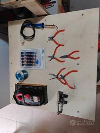 14 utensili per elettronica