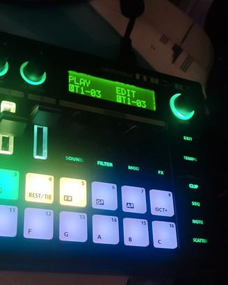 roland MC 101 groovebox 