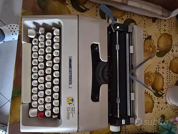 macchina da scrivere olivetti  lettera 35