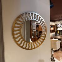 Specchiera foglia oro, taglio laser. Nuovo di expo