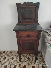 Comodino antico 