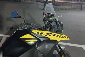 Suzuki V-Strom nera come nuova