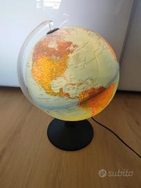 Mappamondo che si illumina 