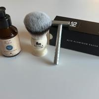 Rasoio Henson, pennello Omega , dopobarba