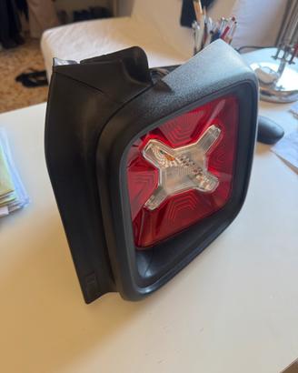 Faro posteriore DX Jeep Renegade 2014-18