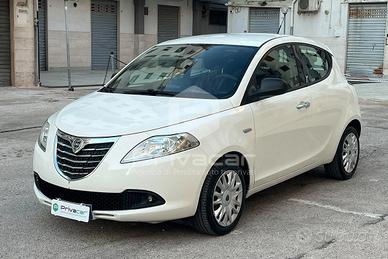 LANCIA Ypsilon 1.2 69 CV 5 porte Silver