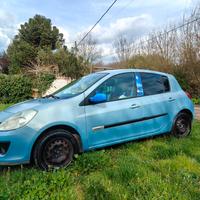 RENAULT Clio 1.2 16V 75cv 5p. Confort Neopatentati