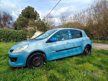 RENAULT Clio 1.2 16V 75cv 5p. Confort Neopatentati
