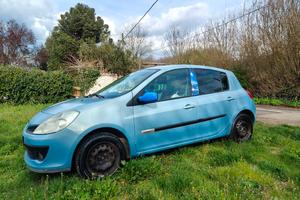 RENAULT Clio 1.2 16V 75cv 5p. Confort Neopatentati