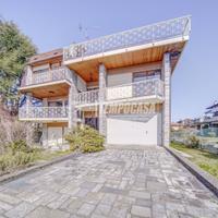 SESTO CALENDE - VILLA INDIPENDENTE CON BOX E GIARD