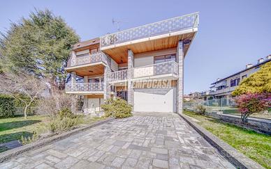 SESTO CALENDE - VILLA INDIPENDENTE CON BOX E GIARD