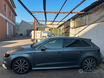 Audi A3 Sline, automatica, benzina parti sottratte