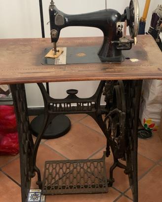 Macchina da cucire vintage