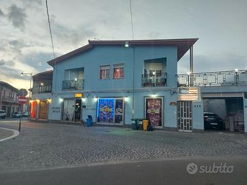 Villa indipendente con cortile