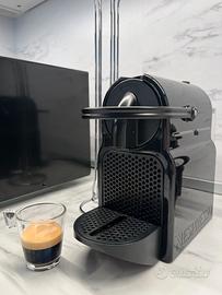 ☕ Nespresso Inissia – Macchina caffè pari al nuovo