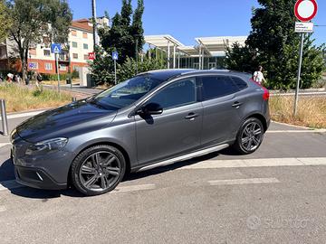 V40 Cross Country Geartronic Summum