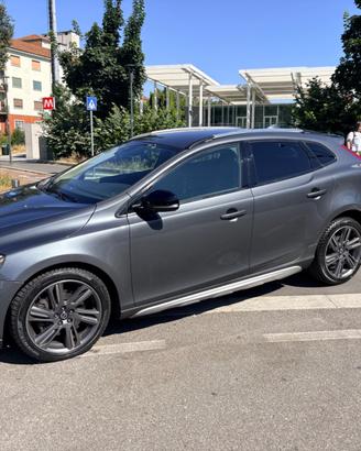 V40 Cross Country Geartronic Summum