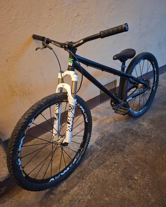 bicicletta dirt 