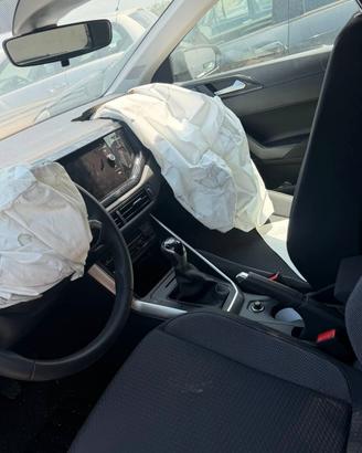 Ricambi usati auto VOLKSWAGEN Polo 6° 2024 1.0 Ben