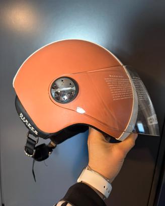 Casco helmo mai usato