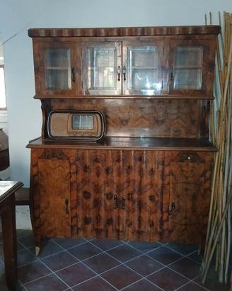 Credenza e tavolo con sedie primi del 900