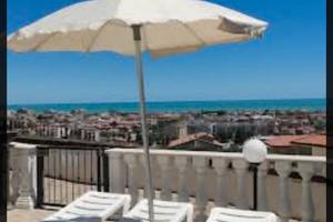 Bilocale Vista Mare con Piscina