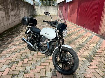 Moto Guzzi V7 Stone