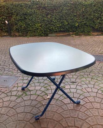 Tavolo da esterno  effetto marmo bianco