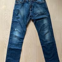Jeans uomo slim fit Benetton, misura W31.