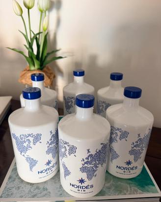 Bottiglie vuote gin