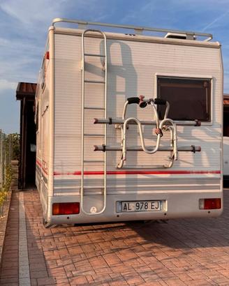 Camper da 5 posti pronto in strada