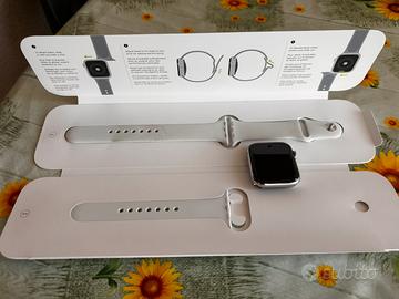 Apple Watch 4 in acciaio GPS
