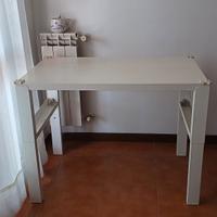 Scrivania per bimbi Ikea