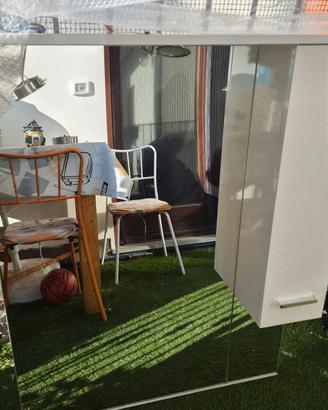 specchio bagno e lavandino 