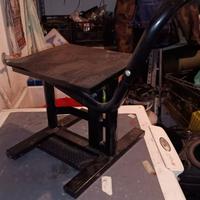 Cavalletto centrale alza moto