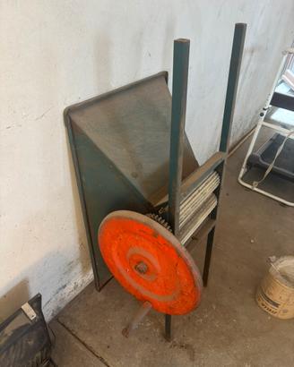 Pigia uva manuale