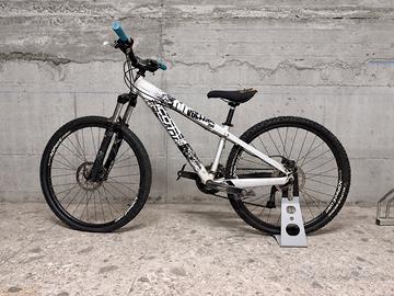 SCOTT Voltage – MTB mountain bike dirt jump street