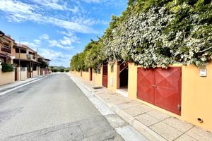 Bilocale piano terra con cortile e box auto