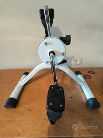 pedalatore cyclette da seduto