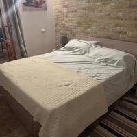 Struttura Letto matrimoniale con comodini