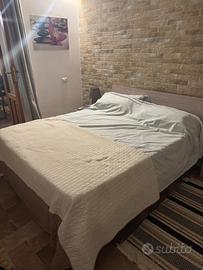 Struttura Letto matrimoniale con comodini