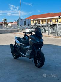 Aprilia SR gt  125 