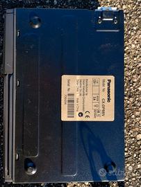 Autoradio con lettore compact disc da 8 elementi