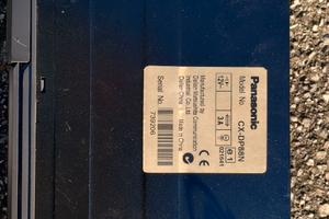 Autoradio con lettore compact disc da 8 elementi